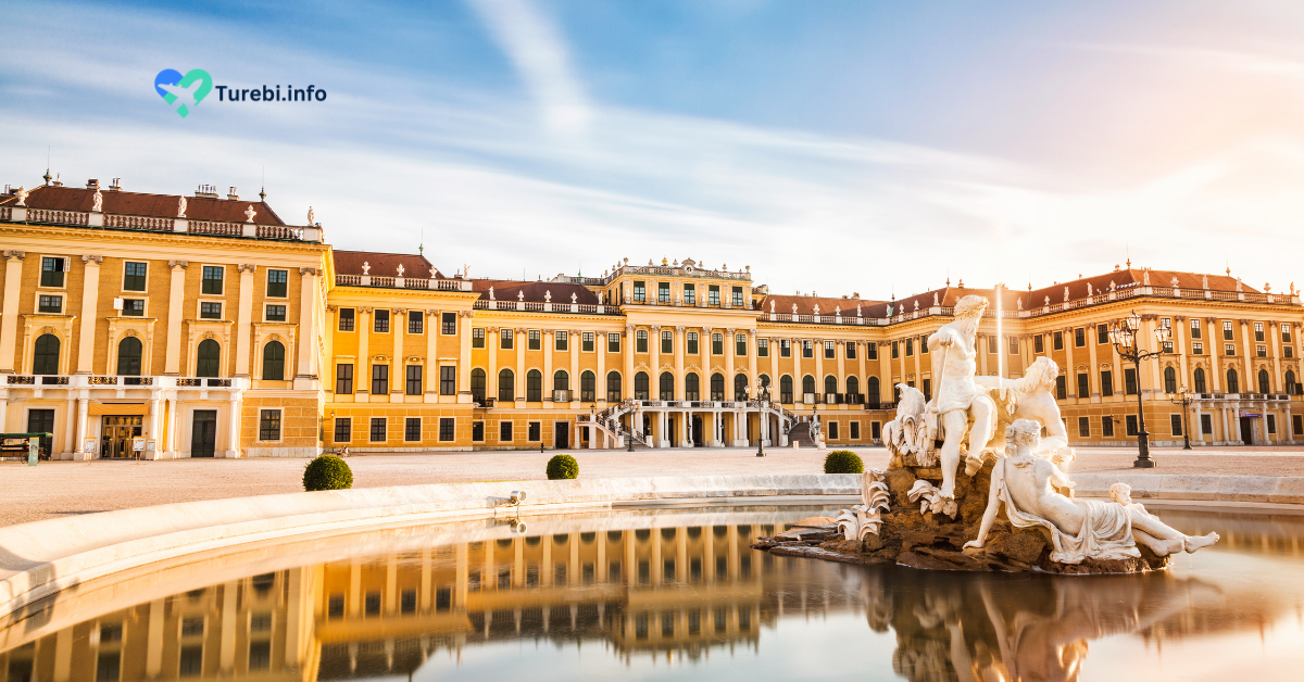 შონბრუნის სასახლე (Schönbrunn Palace) ვენაში, ავსტრიაში.