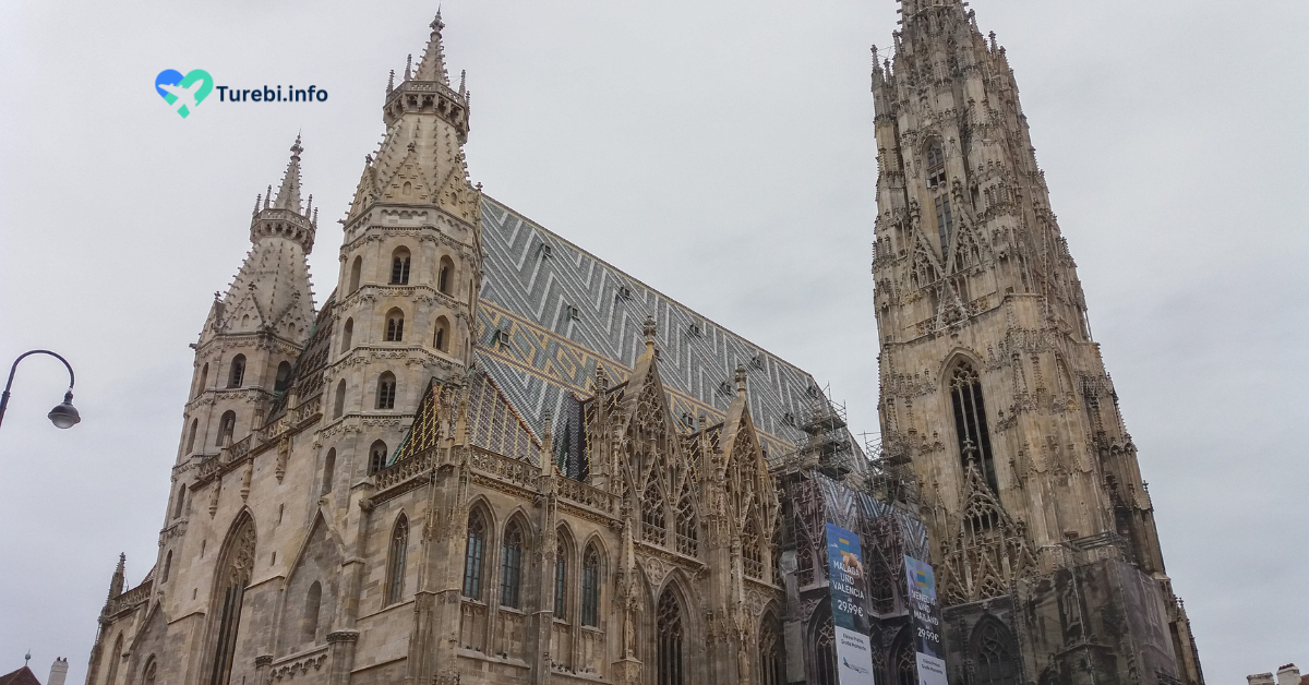 წმინდა სტეფანეს საკათედრო ტაძარი  St. Stephen’s Cathedral (Stephansdom), ვენაში.
